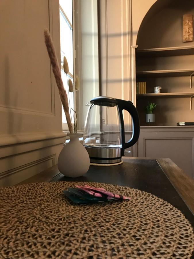 Mercier De Montigny - Les Chambres Du Beffroi - Spa Et Massage Fougères Екстериор снимка