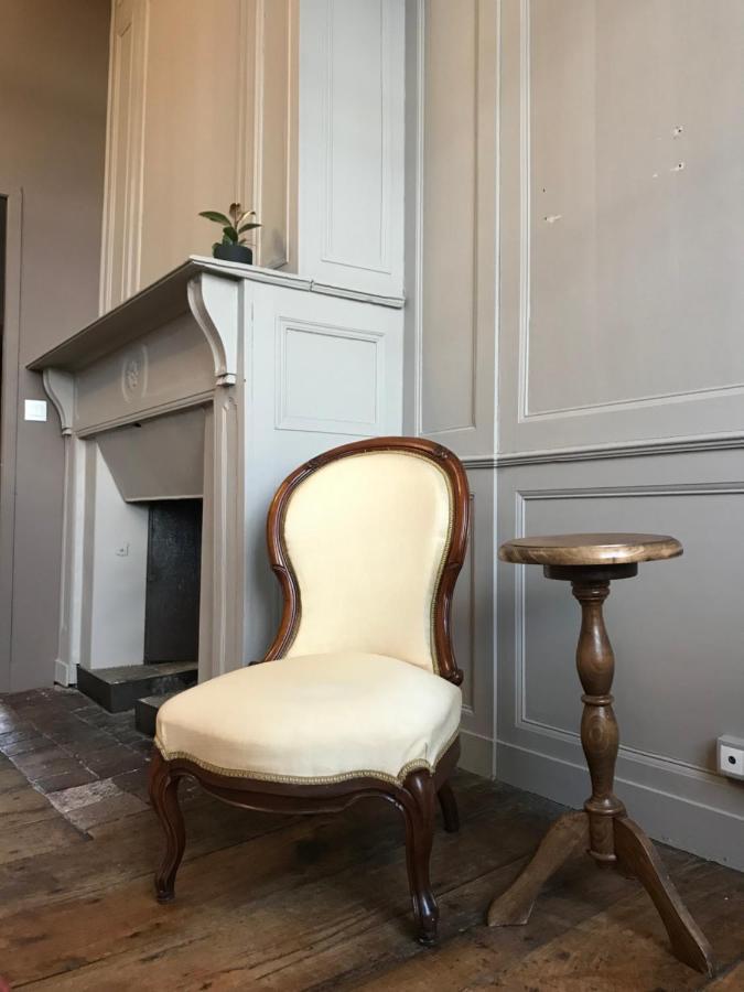 Mercier De Montigny - Les Chambres Du Beffroi - Spa Et Massage Fougères Екстериор снимка