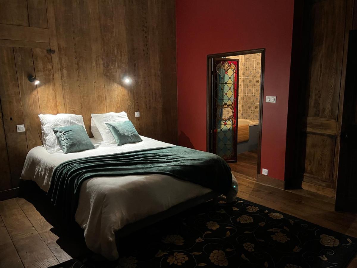 Mercier De Montigny - Les Chambres Du Beffroi - Spa Et Massage Fougères Екстериор снимка