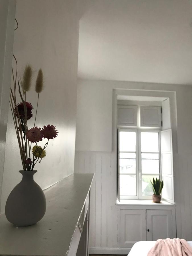 Mercier De Montigny - Les Chambres Du Beffroi - Spa Et Massage Fougères Екстериор снимка