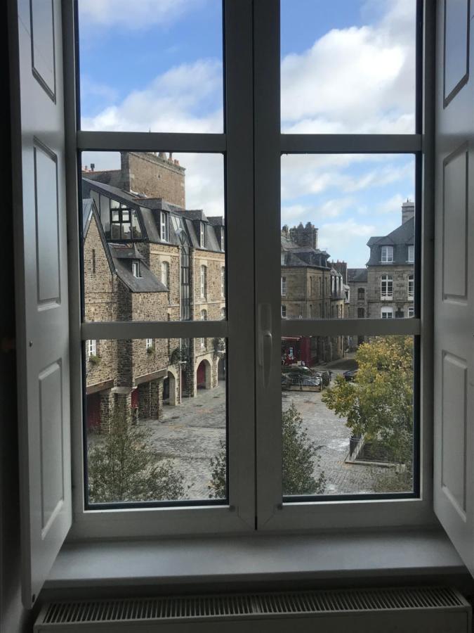 Mercier De Montigny - Les Chambres Du Beffroi - Spa Et Massage Fougères Екстериор снимка