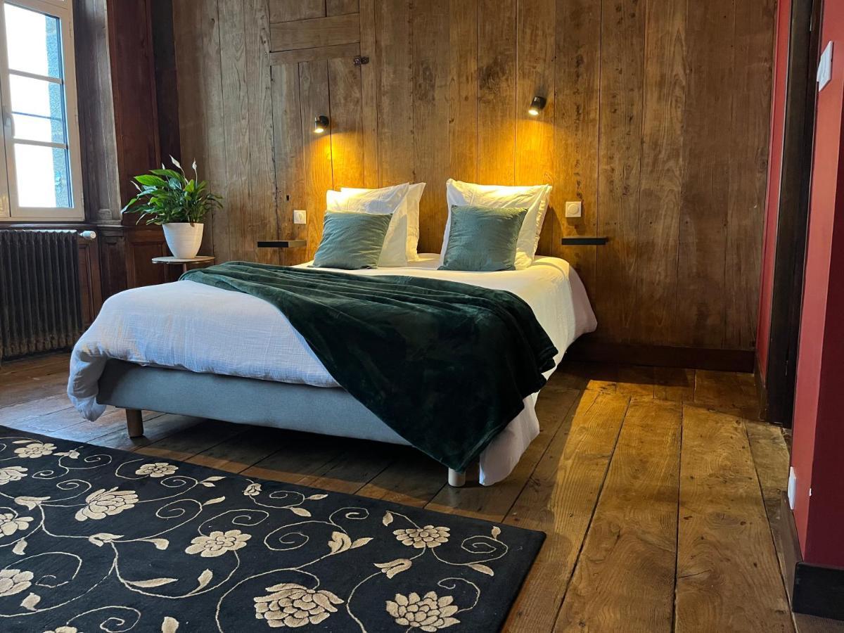 Mercier De Montigny - Les Chambres Du Beffroi - Spa Et Massage Fougères Екстериор снимка